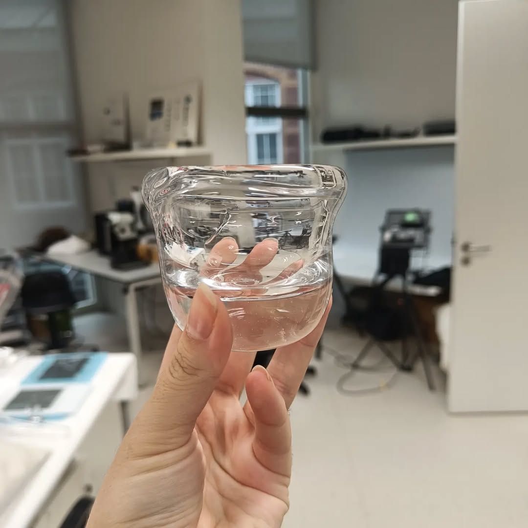 Heet glas wordt gevormd